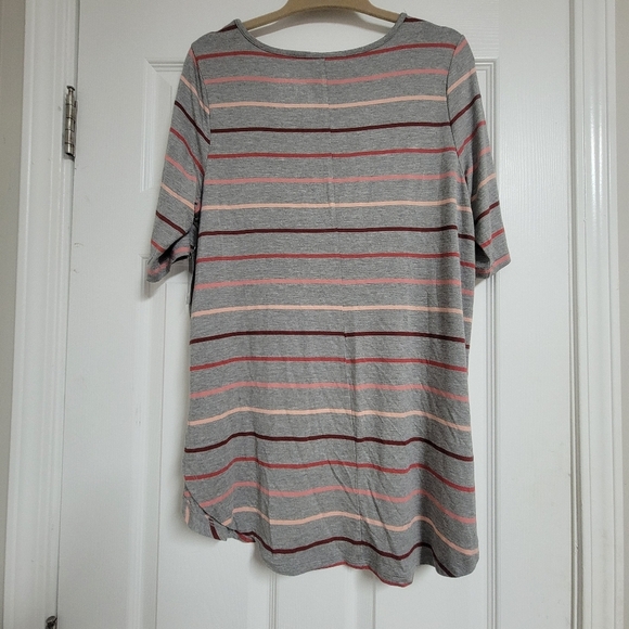 Torrid NWT Super Soft Knit Gray Pink Stripe Short Sleeve Favorite Tunic Shirt. - Picture 9 of 10